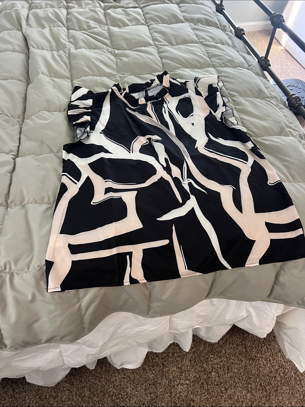 Bold Black & Cream Abstract Print Blouse
